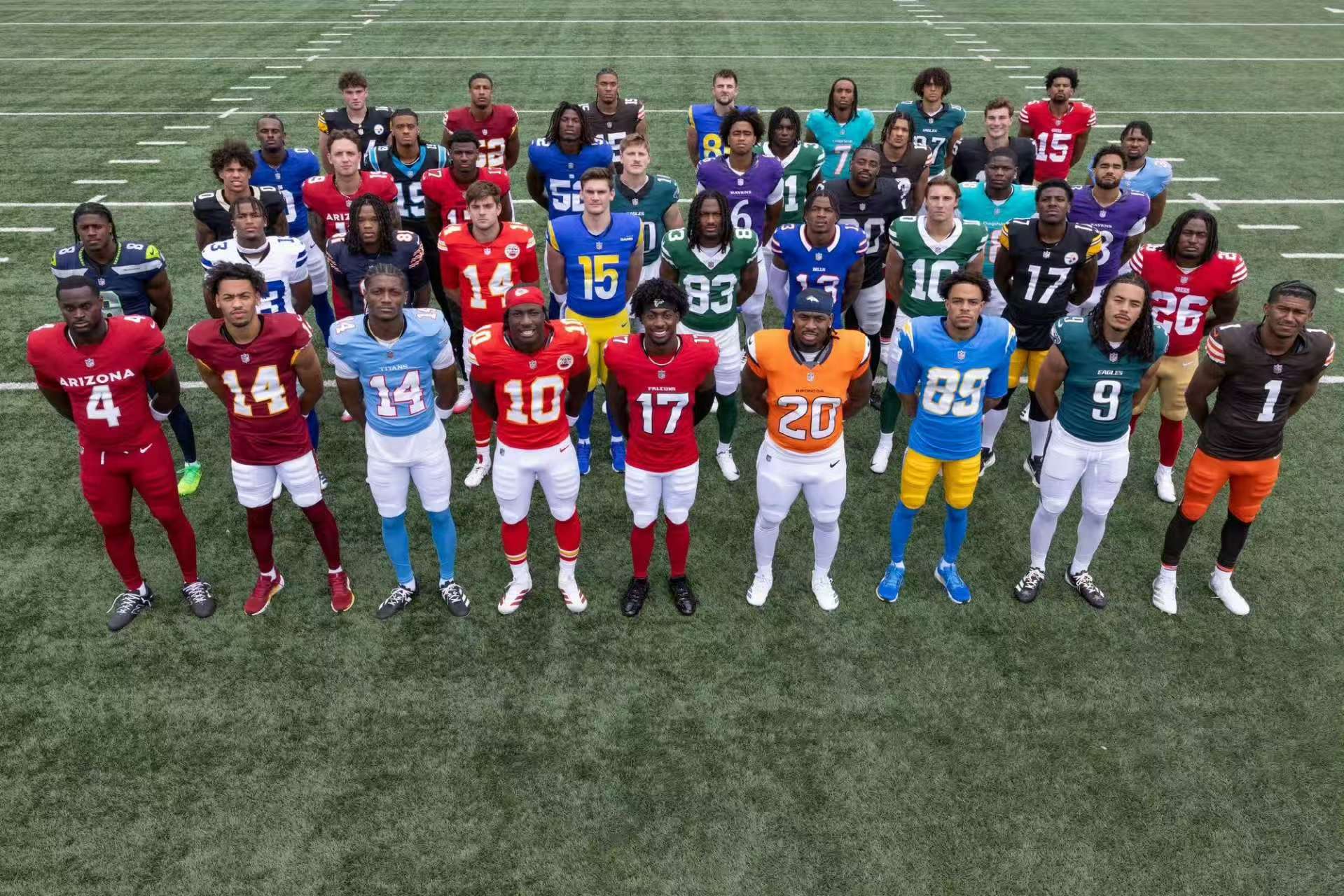 Les recrues de la NFL 2026 revêtent leurs maillots et entament leur carrière professionnelle